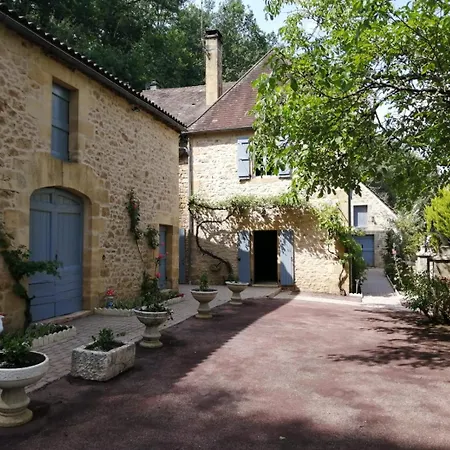 Authentique Ferme Perigourdine, A 5km Au Sud De Sarlat, 1km De La Riviere * Vitrac (Dordogne)