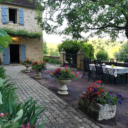 Authentique Ferme Perigourdine, A 5km Au Sud De Sarlat, 1km De La Riviere Vitrac (Dordogne)