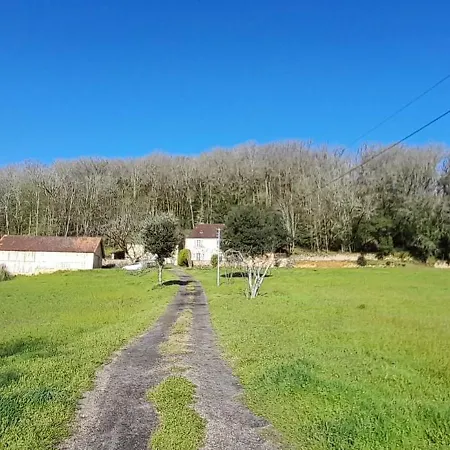Authentique Ferme Perigourdine, A 5km Au Sud De Sarlat, 1km De La Riviere *