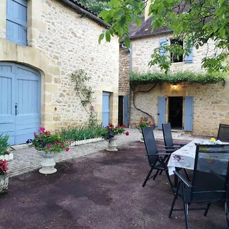 Authentique Ferme Perigourdine, A 5km Au Sud De Sarlat, 1km De La Riviere * Vitrac (Dordogne)